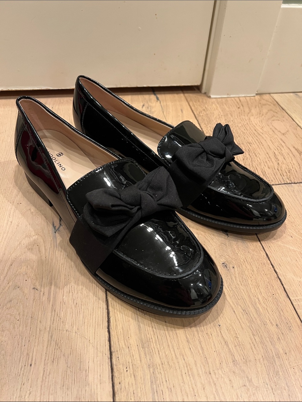 Bandolino Black Patent Leather Bow Loafers